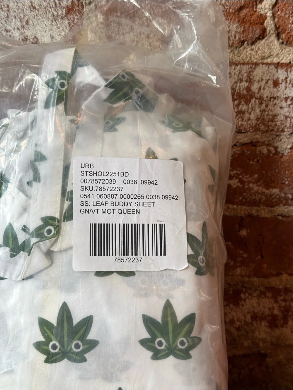 Urban outfitters queen sheets leaf buddy